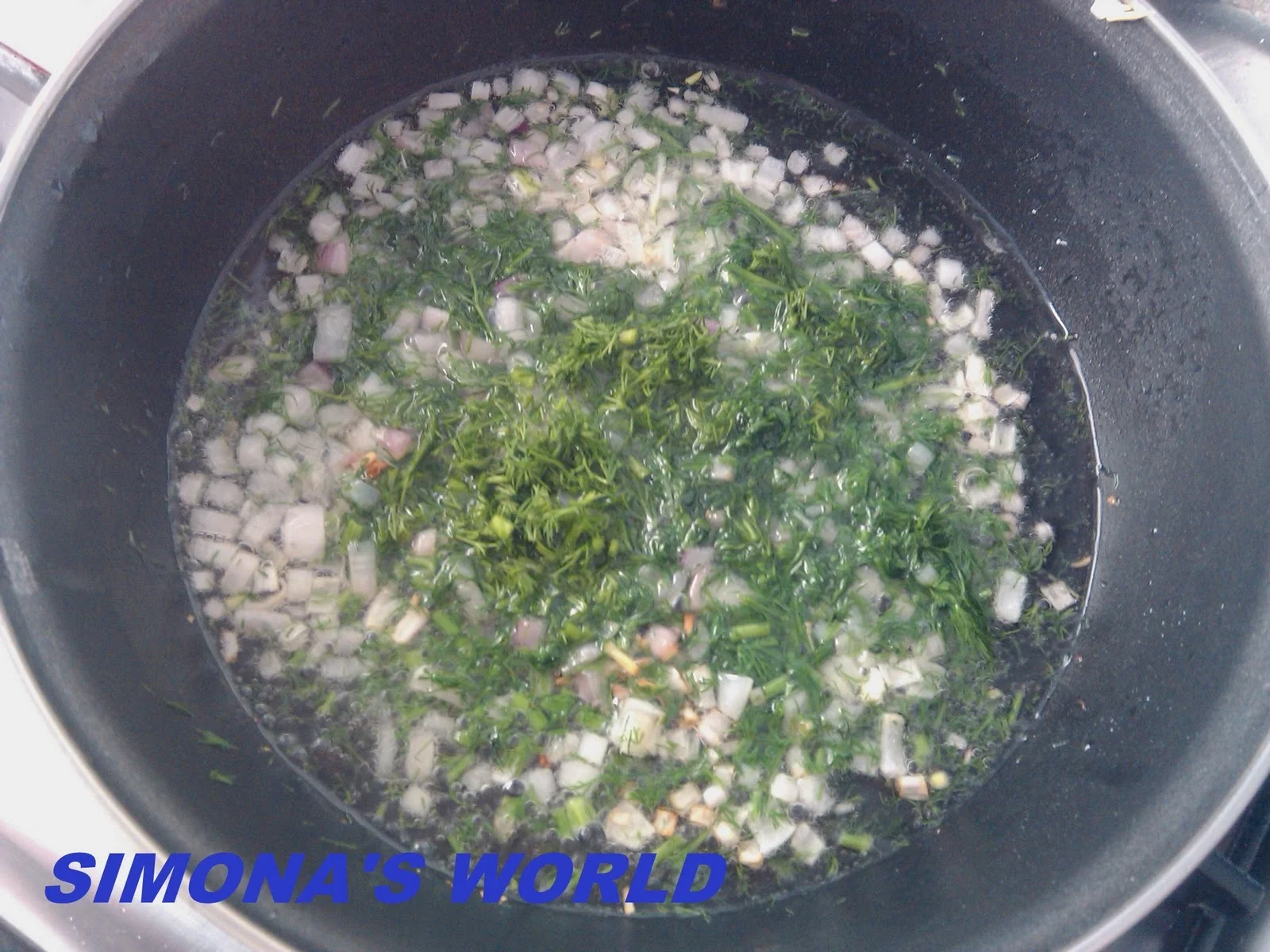 Egg scramble with onion and dill