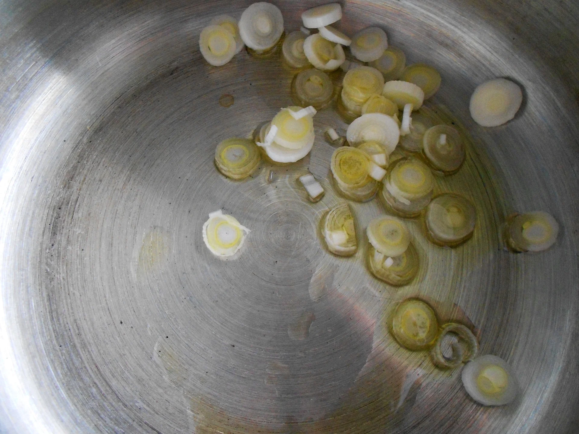 Sandwich with plum sauce and smoked salmon