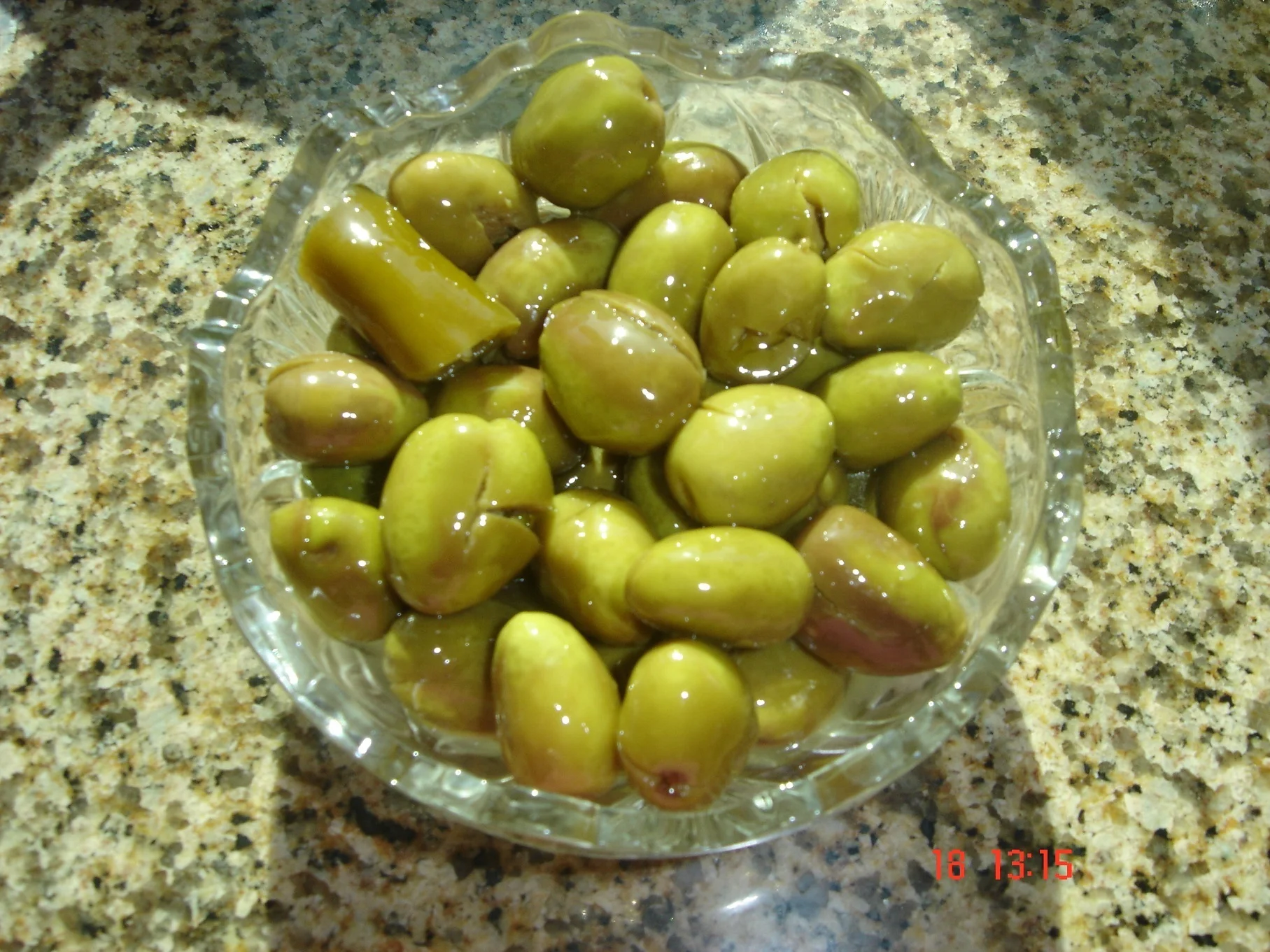 Green olives preserved in brine and olive oil – characteristic of Arab countries