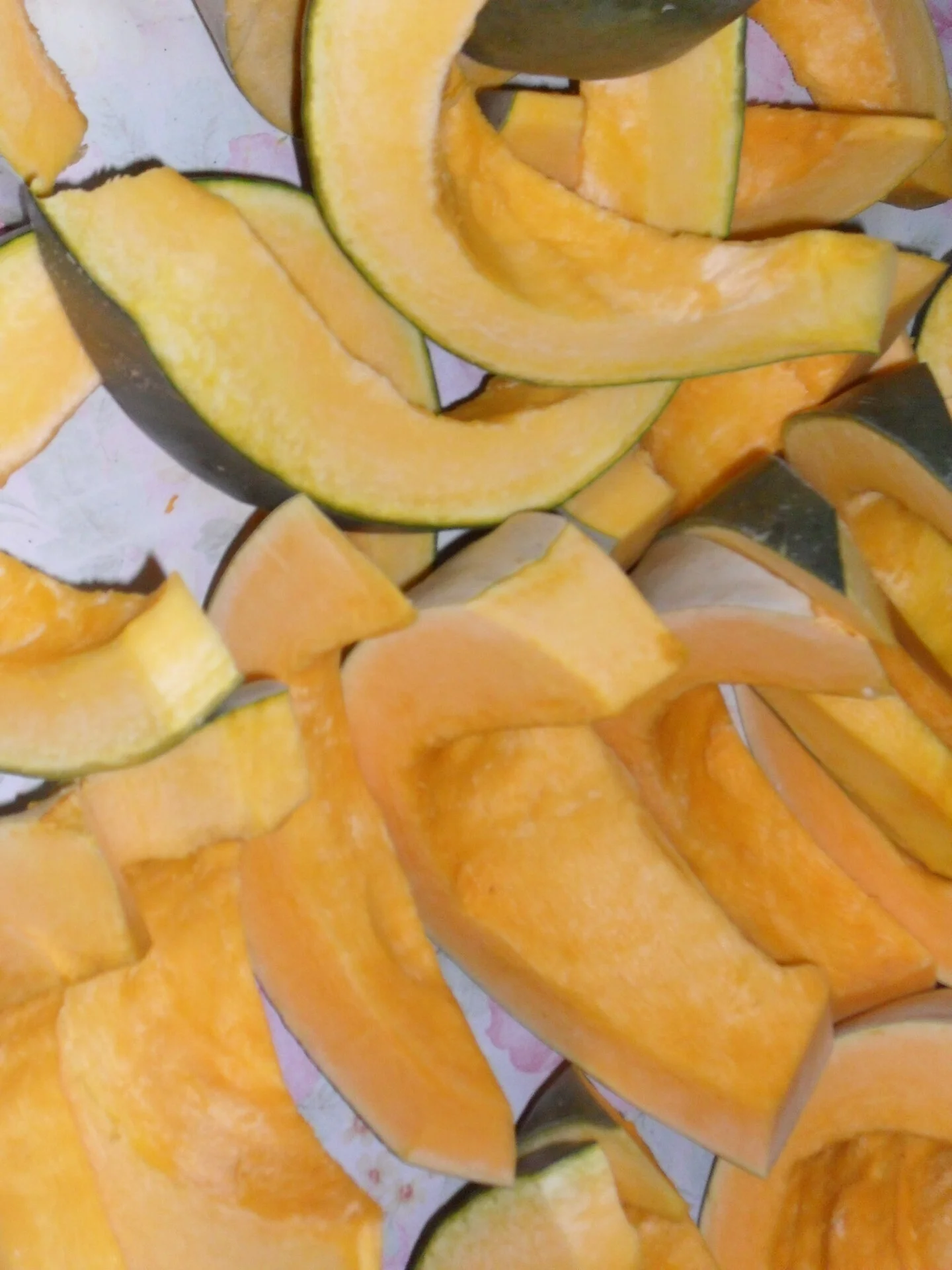 Pumpkin jam with citrus and raisins