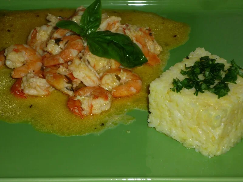 Shrimp in butter and garlic sauce