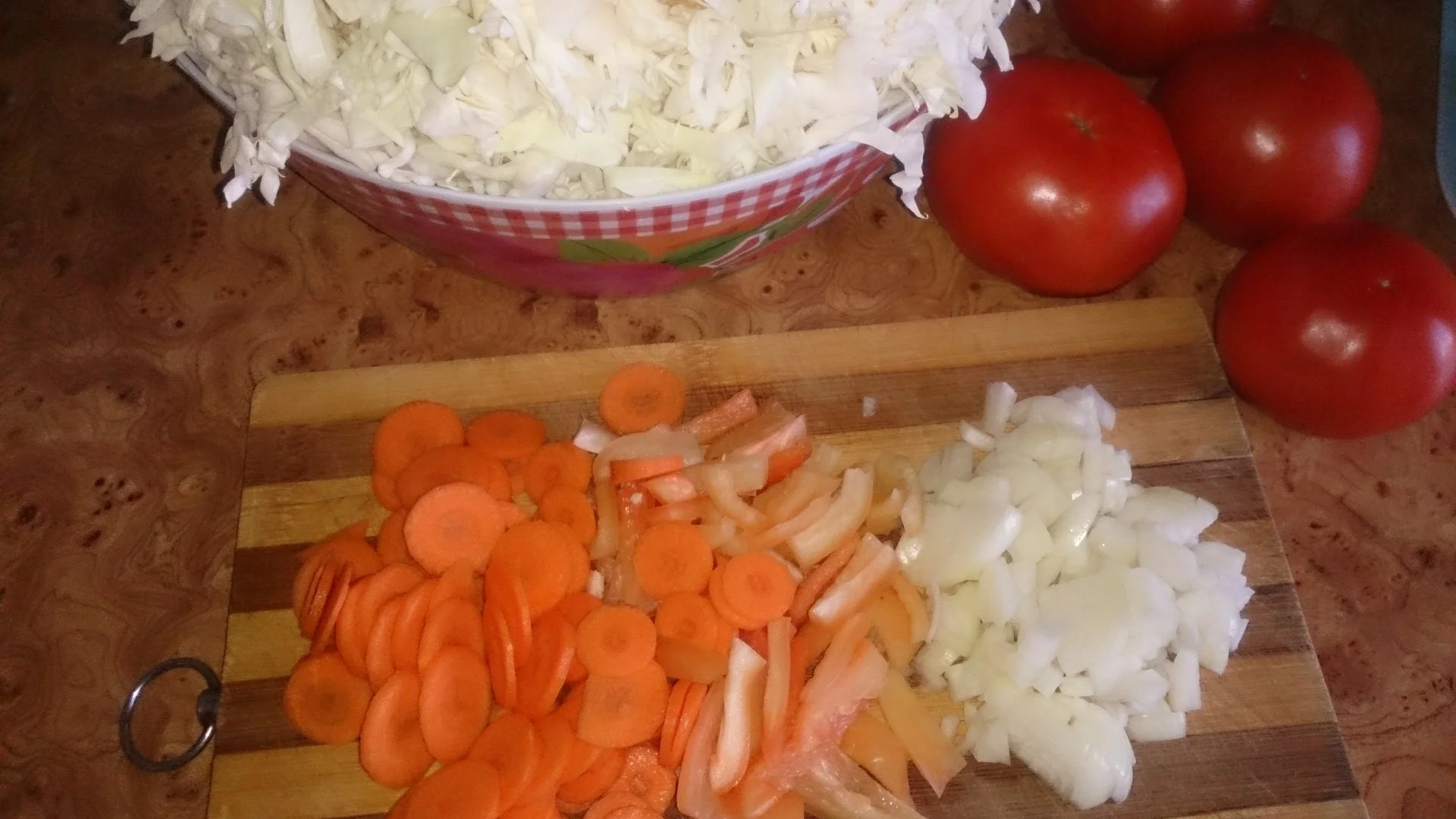 Oven-baked cabbage with smoked meat