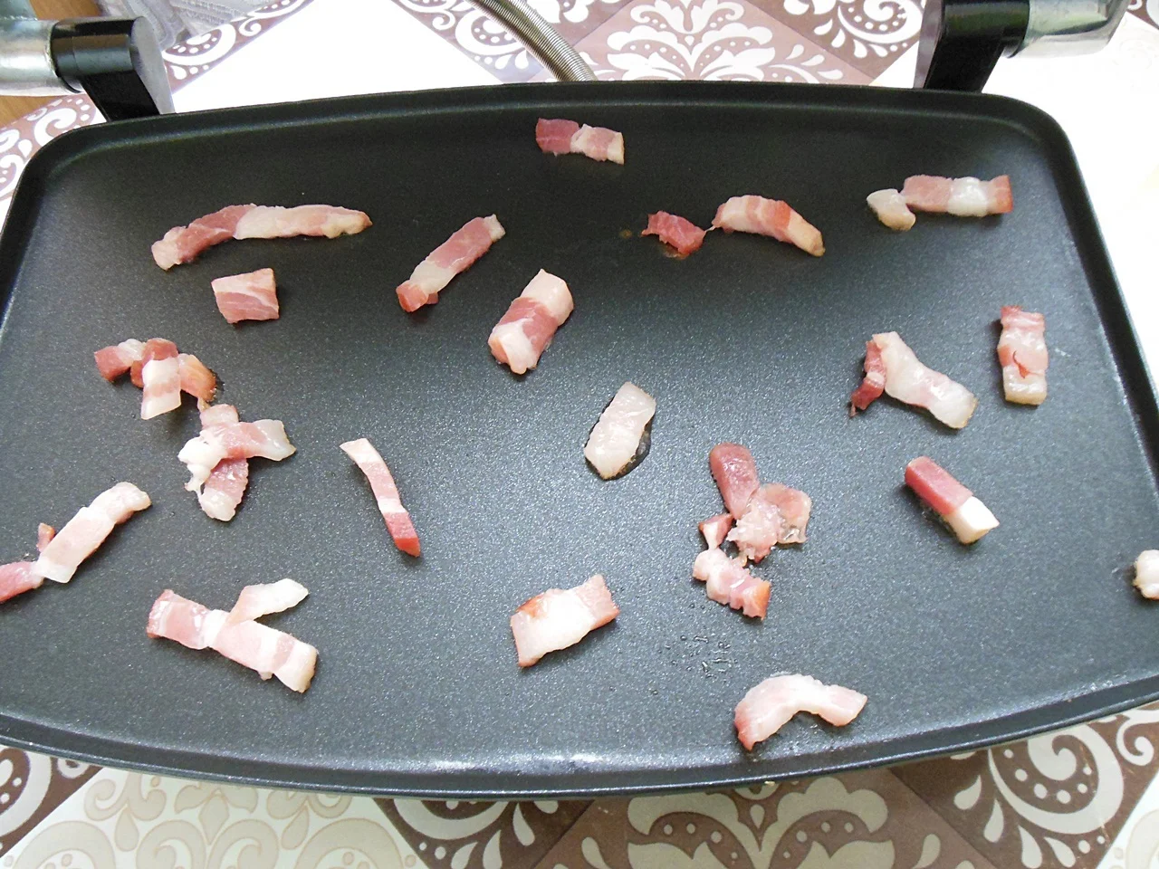 Lebanese flatbreads with omelette and cheeses