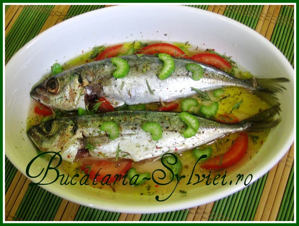Oven-baked horse mackerel with vegetables