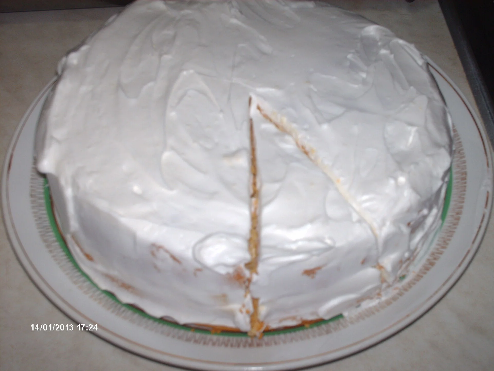 Vanilla and banana cream cake