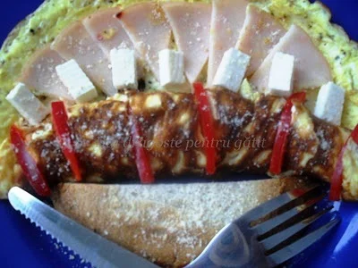 Omelette with goat cheese and chicken ham