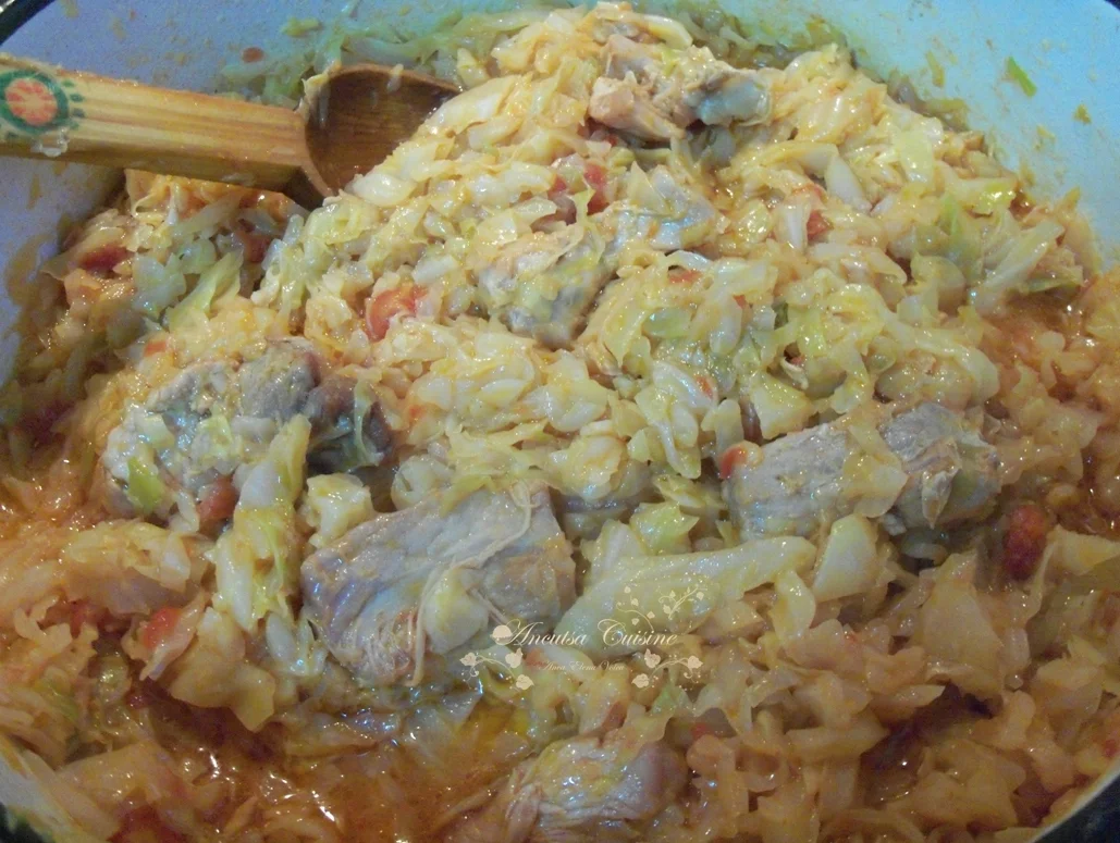 Cabbage and meat dish
