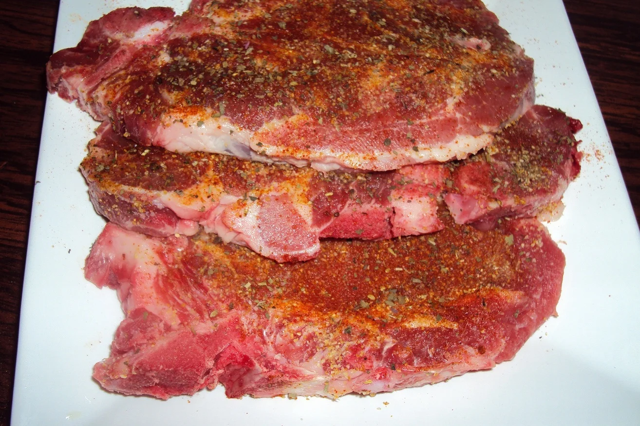 Pork chops with garlic sauce