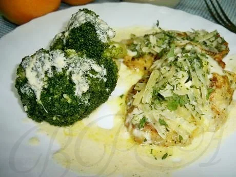 Pangasius fillet with broccoli and orange sauce