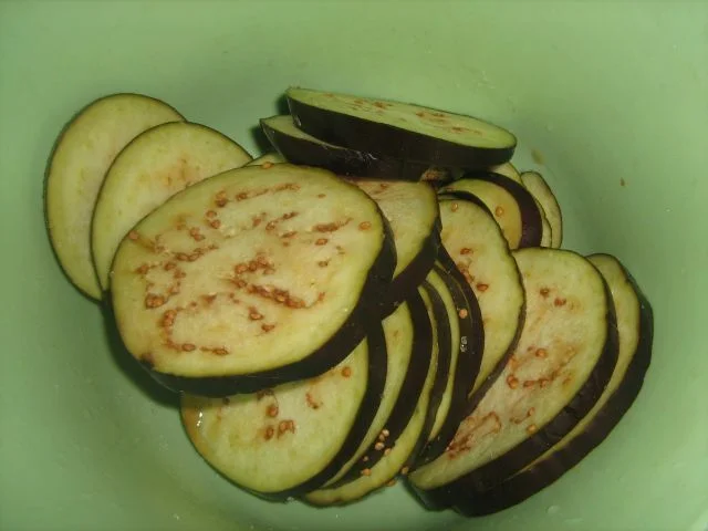 Sandwich with crispy eggplants