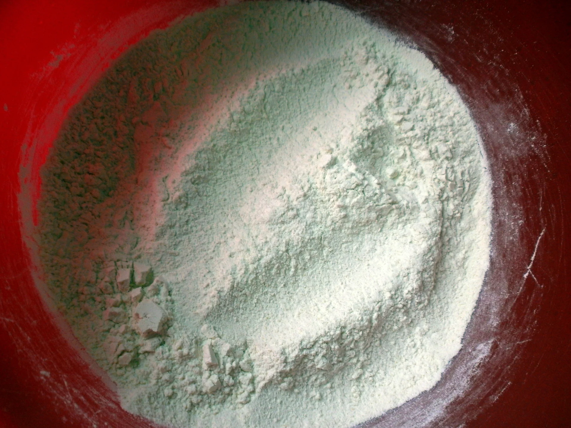 Fluffy buns with apples and cinnamon