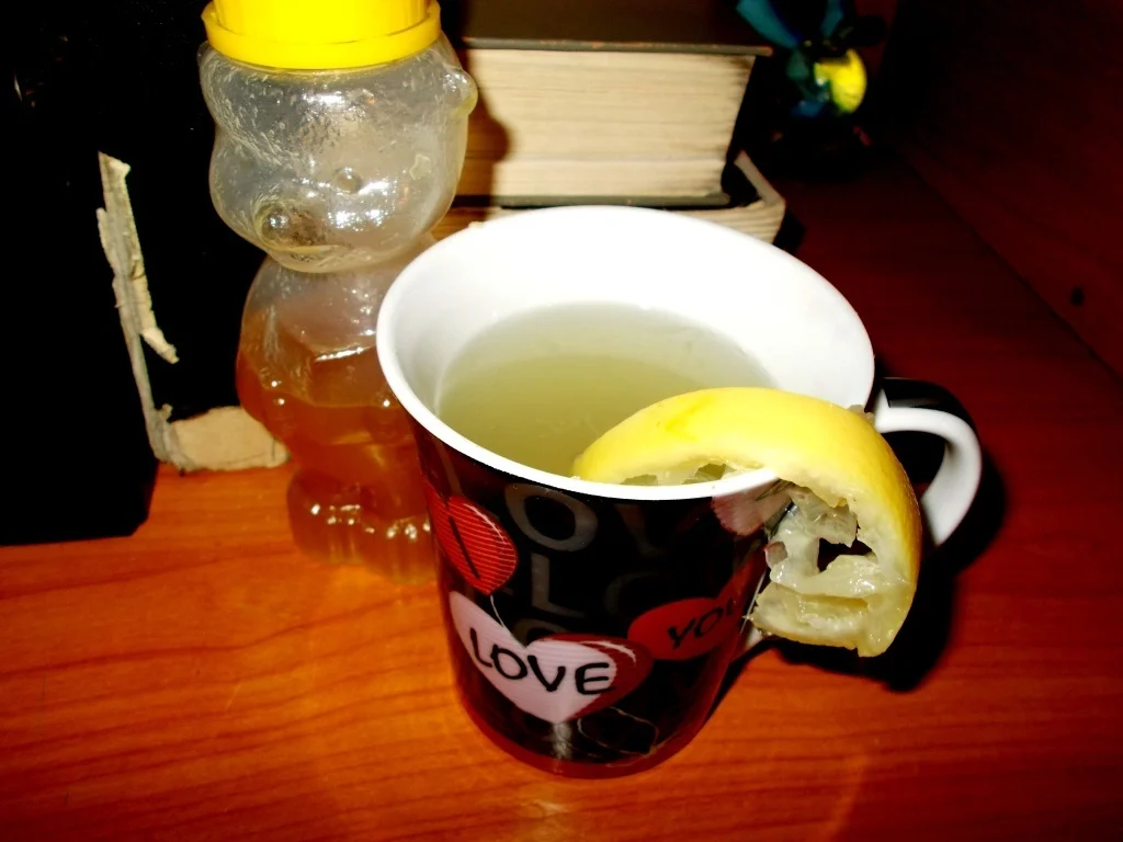 Lemon tea with honey