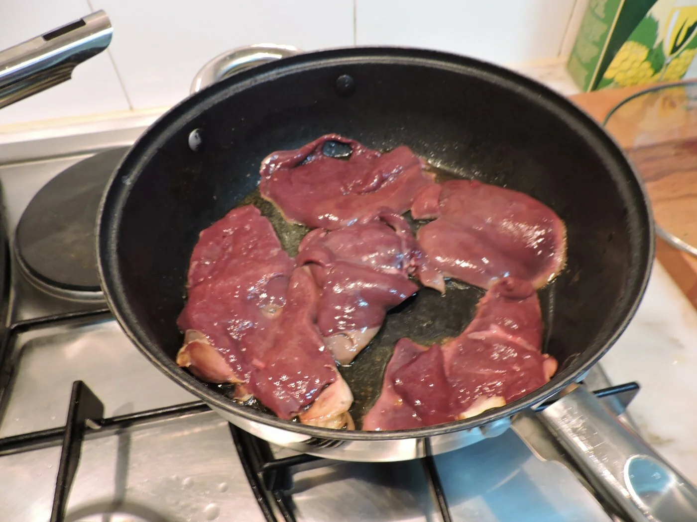 Pork liver with mustard sauce