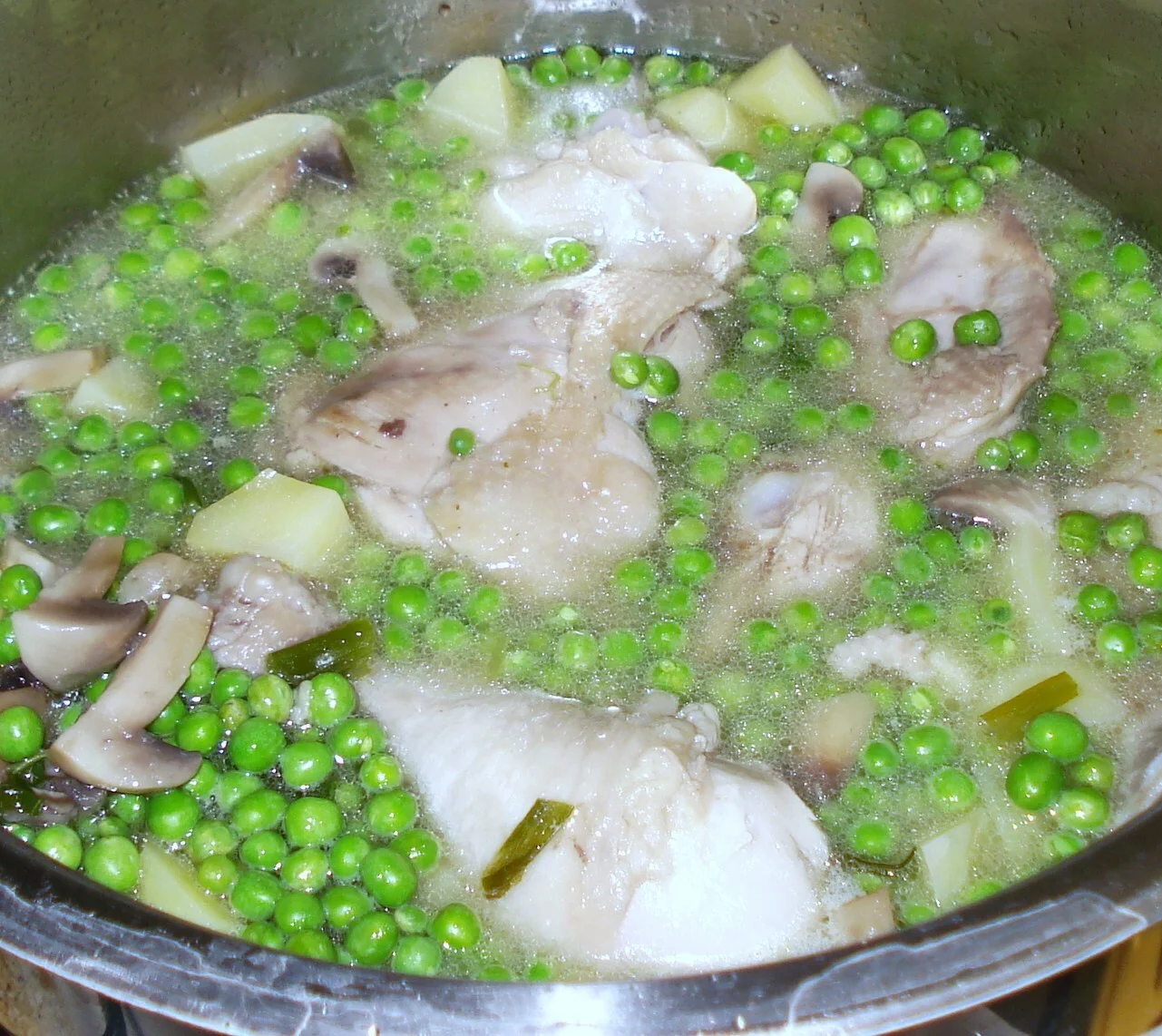 Pea and mushroom stew with chicken