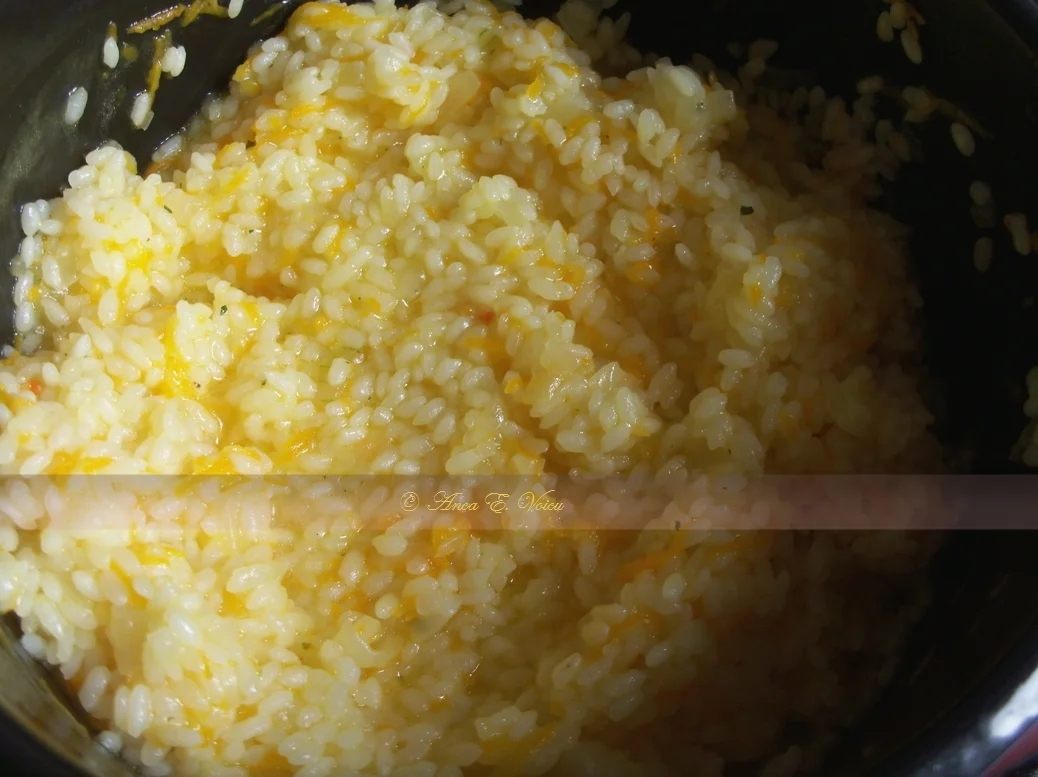 Vegetarian peppers with rice and mushrooms