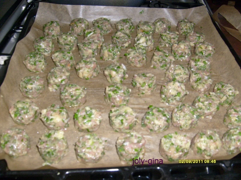 Oven-baked turkey meatballs