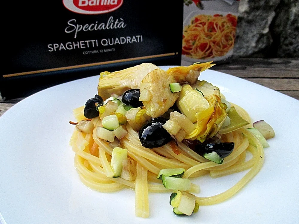 Spaghetti with rich vegetable ragout