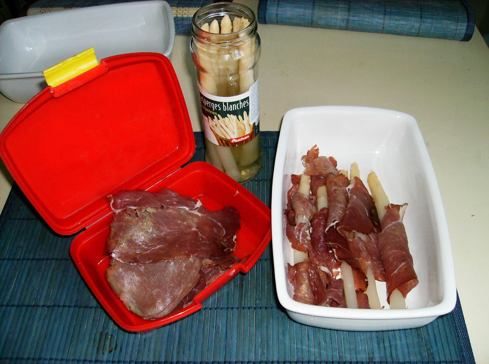 Crispy asparagus sticks with bacon