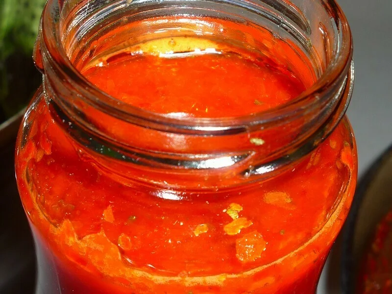 Spicy pepper paste with basil