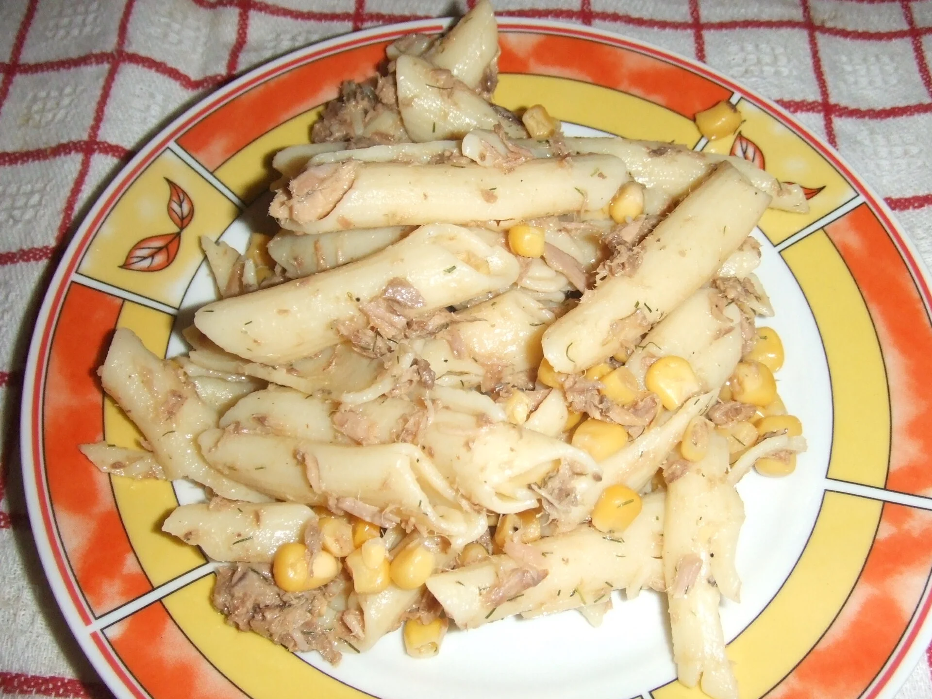 Pasta salad with tuna and corn