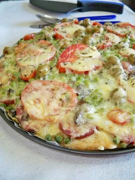 Salami pizza with Genovese pesto