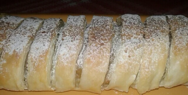 Pear and chocolate strudel