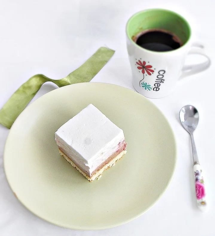 Strawberry mousse cake, Amaretto, coffee and chocolate