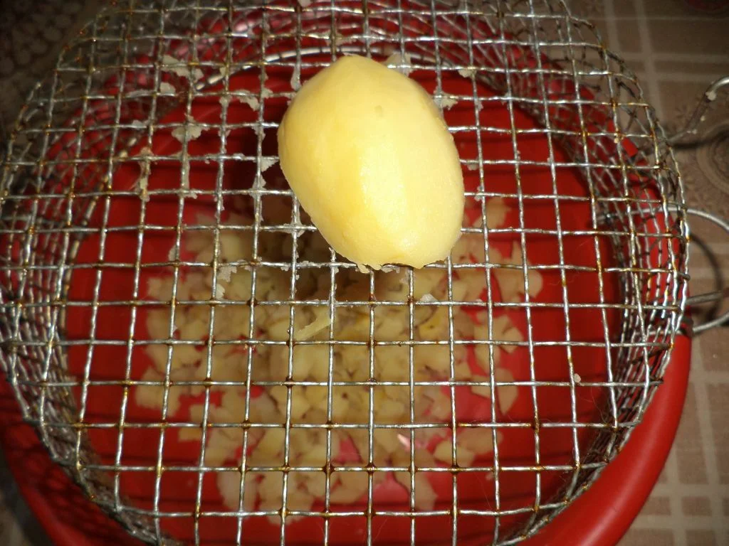 Light beef salad cake