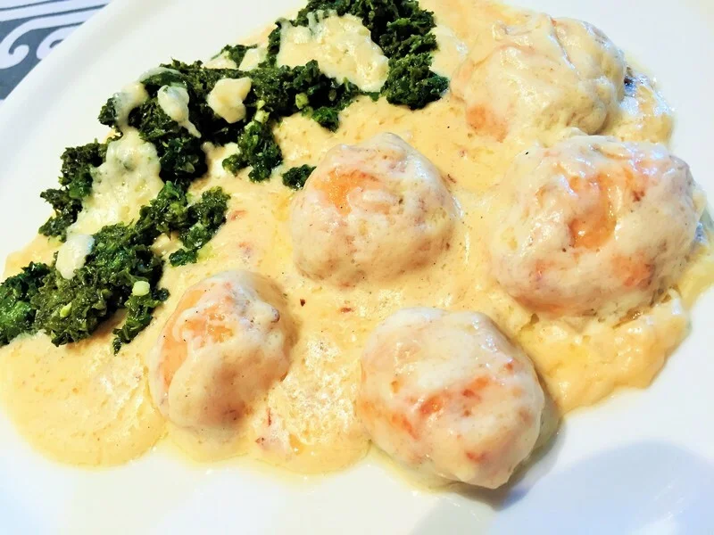 Smoked salmon meatballs in sour cream sauce