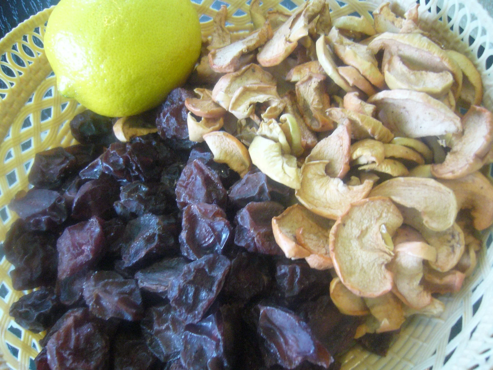 Plum and apple compote – fruits