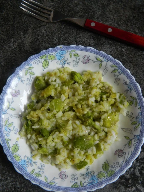 Rice with green peas