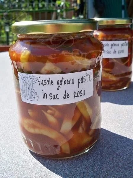 Green beans in tomato sauce