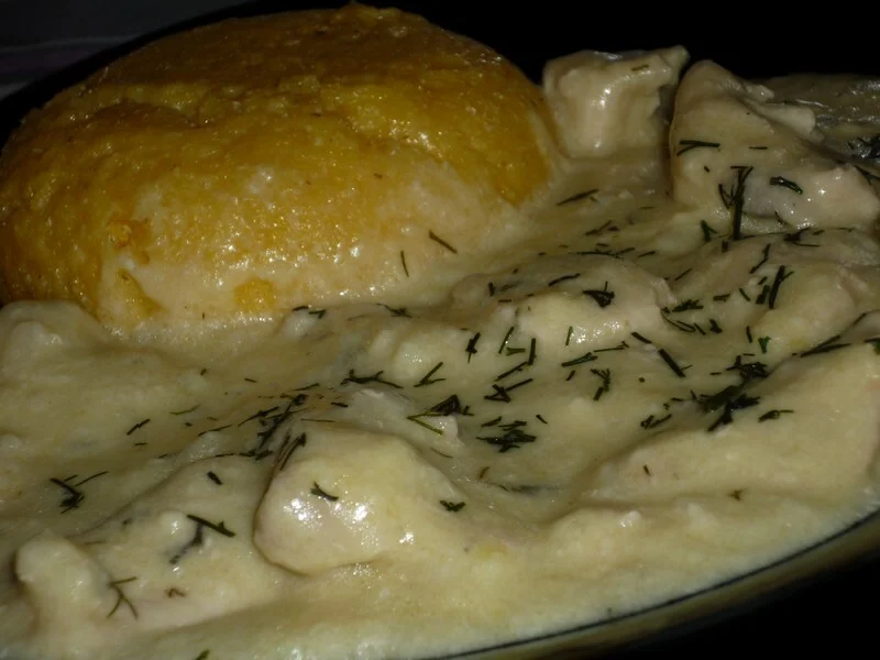 Chicken with sour cream and garlic