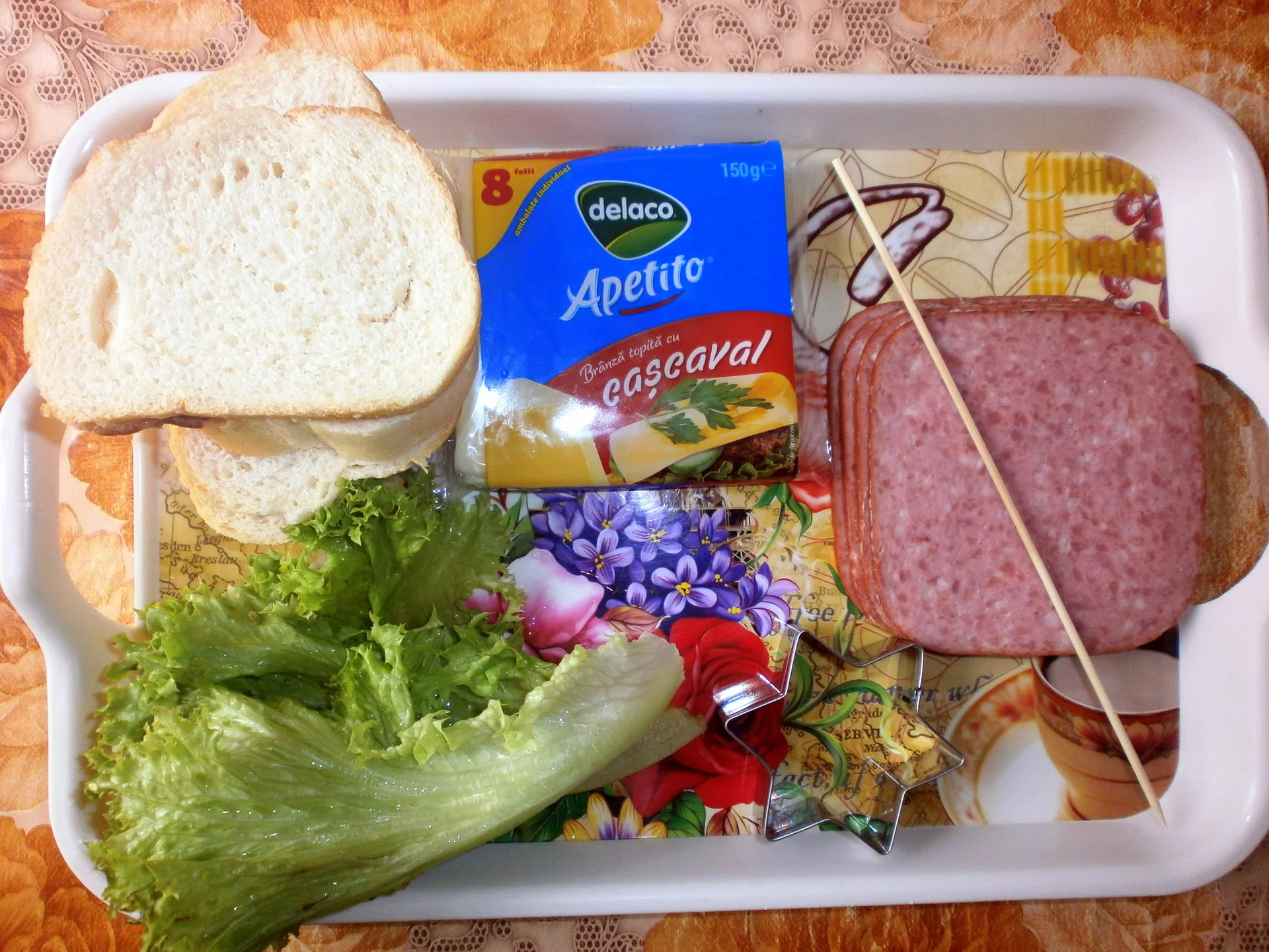 Star-shaped sandwich on a stick