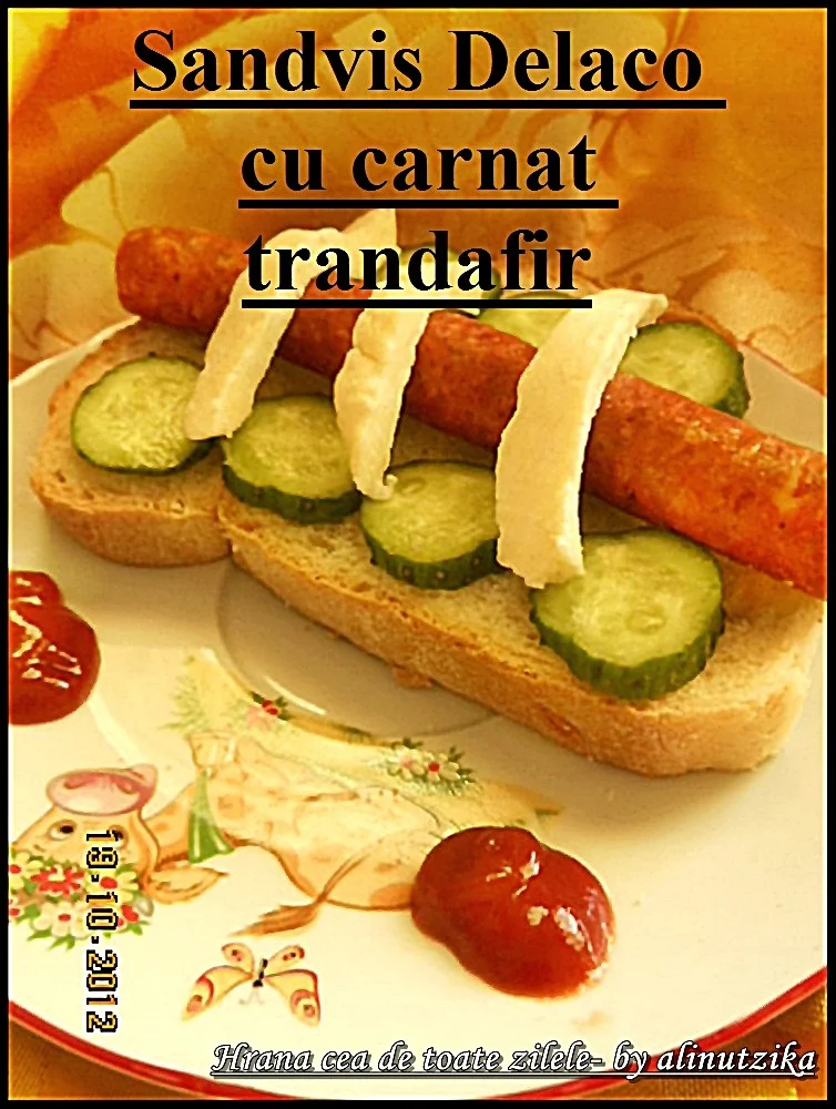 Delaco sandwich with rose sausage and mozzarella